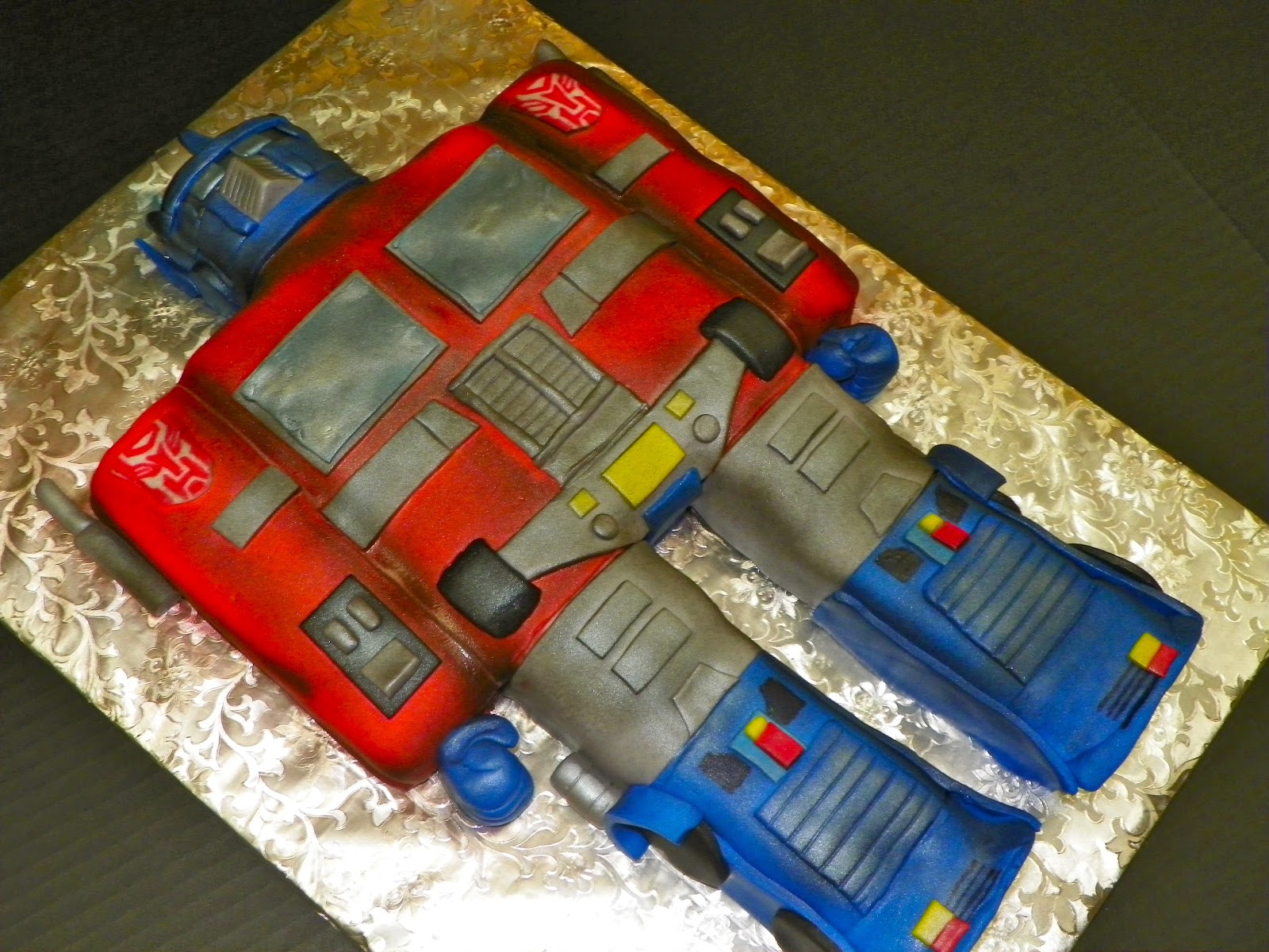 Plumeria Cake Studio Optimus Prime Transformers Cake